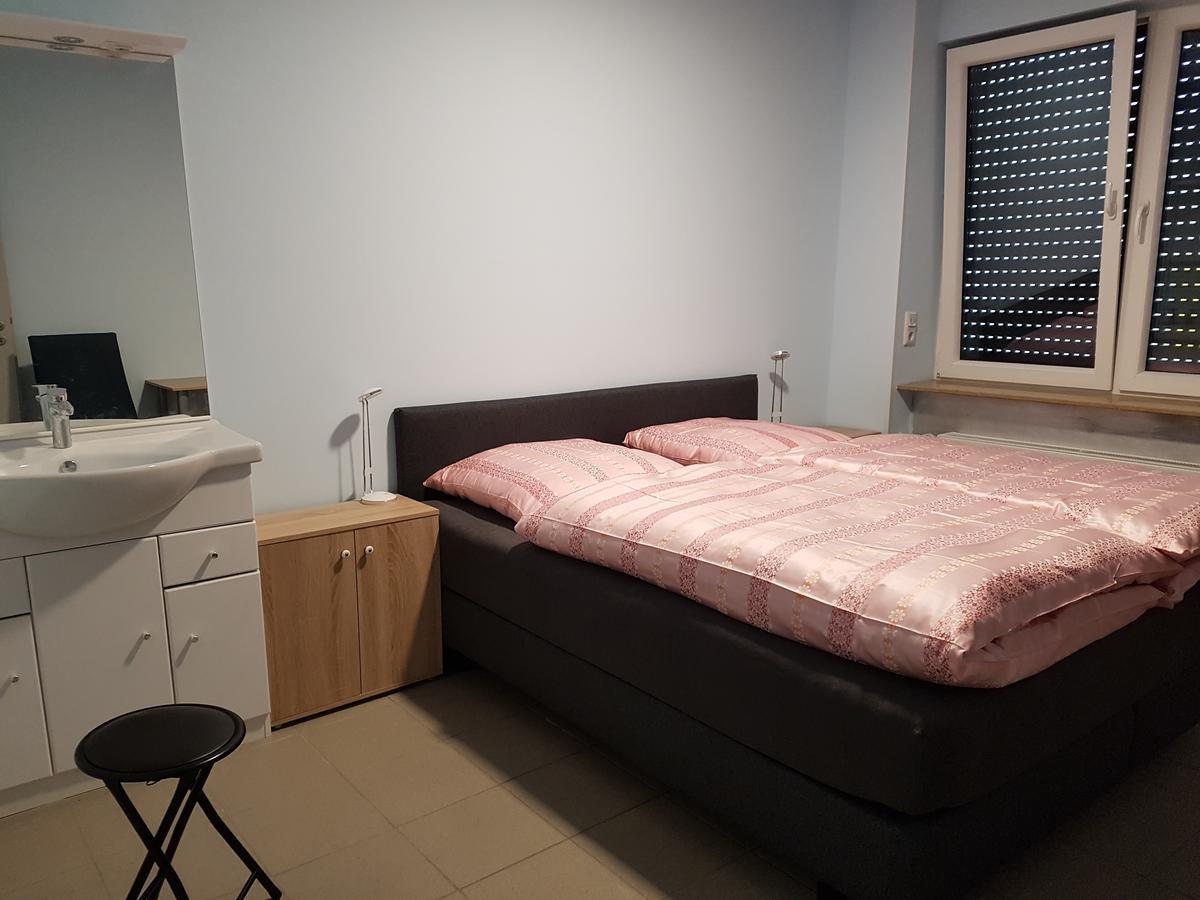 Hostel Gaestehaus Zum Padre Гох Екстериор снимка